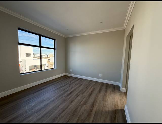 3 BEDROOM HOUSE FOR SALE IN SANDOWN